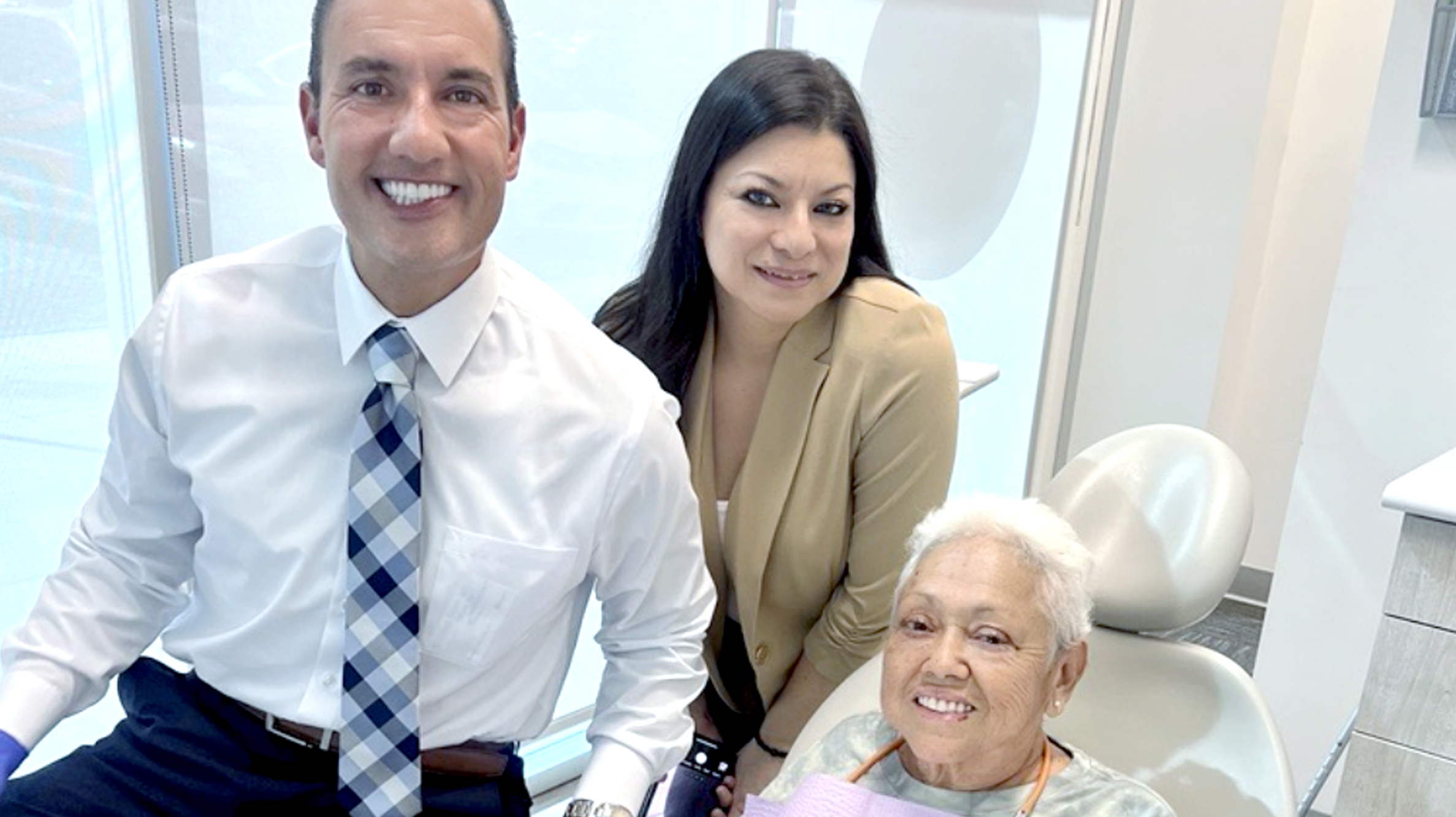 Our team provided same-day completion that resulted in this patient's revitalized smile line.